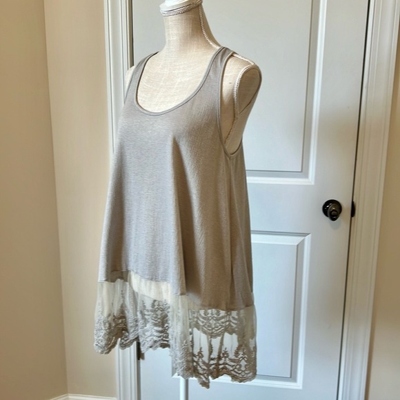 Umgee Gray Lace Tank - Picture 3 of 5